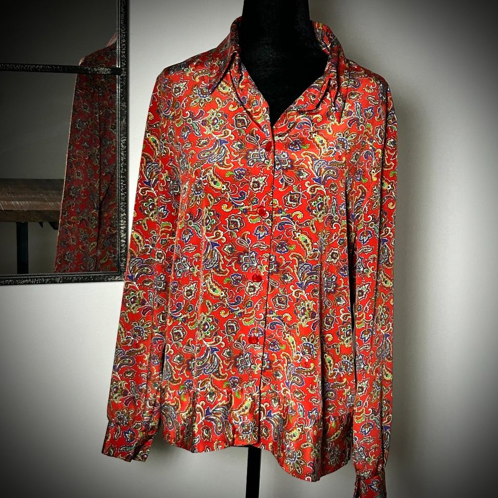 M vintage long sleeve Paisley print blouse red based color